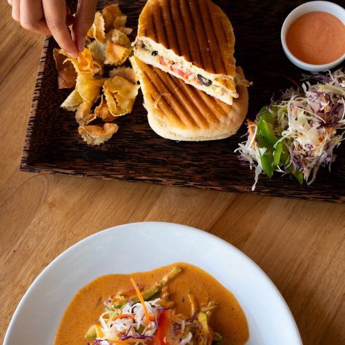 Plat servi au restaurant du The Secret Garden Koh Rong au Cambodge, photographie culinaire par chloeandaurore.